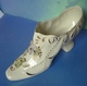 Delcampe - Old Porcelain Collectibles Shoe High Heel Figurine With Gold Trim Flower Hand Painted - Autres & Non Classés