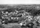 86-PLEUMARTIN- VUE AERIENNE LA PLACE ET L'EGLISE AU CENTRE DE LA VILLE - Pleumartin