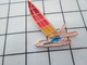 416b Pin's Pins / Beau Et Rare / THEME : SPORTS/ VOILE VOILIER CATAMARAN - Voile