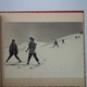 Delcampe - ALBUM 15 PHOTO GRAND FOMRAT MONTAGNE SKIEUR SPORT BILLARD JEU DE DAME LIEU A IDENTIFIER - Albums & Collections