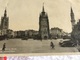 Courtrai Une Place Vélo Voiture Ancienne Anime Commerce Beffroi Carte Non Circuler - Kaprijke