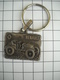 1054 Porte Clefs  RENAULT 30e Anniversaire Toulouse Avenue états Unis  Mirail 31   Tacot 1902        Automobile - Key-rings