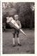 Photo Originale Scolaire, Schuleinführung Ou Zuckertütenfest, Schultüte, Ecolier Au Jardin Vers 1940/50 - Personnes Anonymes