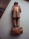 Delcampe - Midden 20e Eeuw Oude Man Hout-sculptuur Caron Quebec/Mid 20th Century Paul-Emile Caron, Quebec Wood Carving, Old Man. - Legni