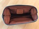 QATAR AIWAYS BUSINESS CLASS AMENITY KIT BRIC'S & CASTELLO MONTE VIBIANO GREEN - Unused With Full Content - Cadeaux Promotionnels