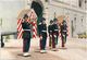 CPM. PRINCIPAUTE DE MONACO - LA RELEVE DE LA GARDE DEVANT LE PALAIS PRINCIER . AFFR AU VERSO LE 7-9-1967 . 2 SCANES - Prince's Palace