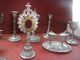 BEL ENSEMBLE ANCIEN MINIATURE MESSE OSTENSOIR CALICE CHANDELIER ENCENSOIR BURETTES... - Toy Memorabilia