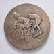 Médaille En Bronze Argenté Offert Par Le Pneu Englebert.-Marqué Bronze Sur La Tranche - Poids 54 Grs - Diamètre 4,9 Cm - - Otros & Sin Clasificación