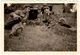 Photo Originale Guerre 1939/45 - Sourires De Soldats Allemands Autour D'un Gramophone & Chaussures Cloutées Vs 1940 - Oorlog, Militair