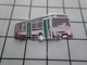 1420 Pin's Pins / Beau Et Rare / THEME : TRANSPORTS / SUPERBE BUS AUTOBUS VERT ARGENT ET BLANC Par BALLARD - Transportation