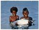 (H 22) Australia - Aboriginal Boys In Ross River Water With Fish - Aborigènes