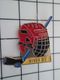 216b Pins Pin's / Rare & Belle Qualité THEME SPORTS / HOCKEY SUR GLACE CASQUE CROSSE PALET HIVER 92 - Sports D'hiver