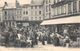 LOUVIERS - Place De La Halle Un Jour De Marché - Louviers