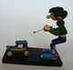 FIGURINE HACHETTE EN RESINE GASTON LES INVENTIONS LE TAXI RADIO COMMANDE N°07 2007 - Figurines En Plastique