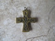 Bijou Pendentif Croix En Métal Plein + Email  Celte Ou Orthodoxe Languedoc ? Avec Branche De Rameaux Au Recto - Etnica