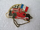 Delcampe - PIN'S FORMULE 1 FERRARI  GRAND PRIX DE FRANCE   MAGNY COURS  2004 M SCHUMACHER 40X35mm - Ferrari