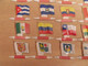 25 Plaquettes Drapeaux L'Alsacienne Américorama. Etats-Unis Brésil Chili Cuba  Argentine Paraguay... Drapeau. Lot 5 - Tin Signs (after1960)