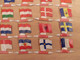 Delcampe - 30 Plaquettes Drapeaux L'Alsacienne Drapeaurama. Pologne Europe  Monaco Autriche Andorre... Drapeau. Lot 2 - Tin Signs (after1960)