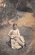 ¤¤   -  ALLEMAGNE   -  Carte-Photo  -  OBERKIRCH  -  Théodor Busam  -  Petite Fille Donnant Le Biberon à Un Porcelet - Oberkirch