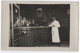 CARTE PHOTO : INTERIEUR D'UN CAFE - COMPTOIR DU BISTROT - CLIENT AU ZING DU BAR - PUB. CINZANO & DUBONNET -z 2 SCANS Z- - To Identify