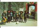 CHINE - HONGKONG - TRADITIONS : Villageoises En Costume Traditionnel à L'entrée De La Ville Fortifiée De Kathing. CPM. - Chine (Hong Kong)