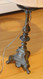 Ancien Beau Bougeoir En Bronze Transformé En Lampe  Avec Abat-jour Tissu Beige - Chandeliers, Candelabras & Candleholders