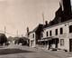 25 / L ISLE SUR LE DOUBS / PLACE DU MONUMENT / RARE CPSM 1955 - Isle Sur Le Doubs