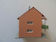 MODELISME FERROVIAIRE: MAQUETTE MAISON MODERNE AVEC COMMERCE "ROSA KAST" (FORMAT HO) - Scenery