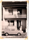 Photo Originale Portrait De Femme Au Balcon Et Son Rare Joli Petit Coupé à Identifier Vers 1960/70 - Auto's