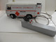 Joustra : Très Rare Peugeot J7 Ambulance Année 65/70 Télécommandé Marche Av Et Ar Gyrophare Tout Fonctionne-Superbe état - R/C Modelbouw