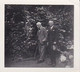Foto 2 Herren Im Garten - 1955 - 5*5cm (53997) - Ohne Zuordnung