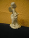 Porzellanfigur - Putto Mit Korngarbe - Dresden (902) Preis Reduziert - Dresdner Porzellan (DEU)