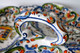 Delcampe - RARE TRES JOLIE MENDIANT PRESENTOIRE PLAT  ROUEN FAIT MAIN - EN FAIENCE DECOR FLORAL BLASON XXe   - H:11cm  D:30cm - Rouen (FR)