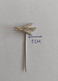 Airplane (Avion / Flugzeug)  Fairchild VZ-5  PINS BADGES P4/6 - Avions