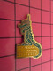 1919 Pin's Pins : BEAU ET RARE : Thème SPORTS / NATATION 24 HEURES NANTERRE CROCODILE - Natation