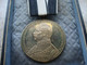 DR Medaille Wilhelm II Kaiser Von Preußen 1813-1913 An Spange Im Original-Etui Sehr Guter Zustand! - Germania