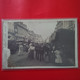CARTE PHOTO BOIS COLOMBES 1906 UNE RUE A IDENTIFIER ANIMEE - Sonstige & Ohne Zuordnung