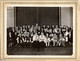 Photo Personne Groupe Enfant Priere Communion Communiant Pretre Curé Femme Garcon 1950 27.5x21 Cm - Anonieme Personen