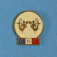 1 BROCHE // ** E.N.F. 2ème TRITON ** . (Secrétariat D’État Jeunesse Sports Loisirs  Élie Mardini) - Natation