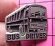 1719 Pin's Pins / Beau Et Rare / THEME : TRANSPORTS / AUTOBUS ROUTIER ACIER ET NOIR BUS DRIVER Double Attache - Trasporti