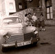 6 Petites Photos Originales Vacances Au Camping En Peugeot 203 Immatriculée SB-E 3378 En Août 1960 - Auto's