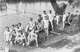 Carte Postale Photo Groupe De Baigneurs Torse NU Maillot De Bain Scène De Plage A Situer A Localiser - Photographie