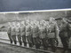 2. Weltkrieg WW2 Original Foto Soldaten Der Wehrmacht Beim Appell Auf Bahnschienen / Übungsplatz ?? - War, Military