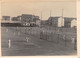 02812   "CAMPI DA TENNIS E SFERISTERIO - ANNI '30 XX SECOLO" ANIMATA, FOTO ORIG. - Sports