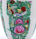 Vase Vert Et Blanc à Decor De Fleurs - Chine . - Asian Art