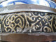 Delcampe - POT A BEURRE COUVERT BLEU ET BLANC REHAUSSE DE METAL - JOBBANA - FEZ - MAROC - Art Oriental