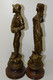 Delcampe - 2 ANCIENS SUJETS STATUETTES REGULE VERNIS SOCLE BOIS HOMME A LA PIPE & FEMME AU PANIER COLLECTION DECO - Sonstige & Ohne Zuordnung