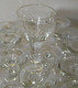 Delcampe - 11 ANCIENS PETITS VERRES A PIED VERRE Soufflé Et Gravés  CAVE A LIQUEUR COLLECTION VITRINE  Déco Table - Verre & Cristal