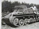 Echtfoto 2.WK Soldat Mit Sportbekleidung Auf Einem Panzer / Schützenpanzer / Mehrere Panzer Auf Dem Foto - War, Military