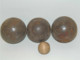 LOT De 3 BOULES De PETANQUES ANCIENNES Et Le Cochonnet Jus De Trouvailles N°1 SORTIES De GRANGE COLLECTION JEU ANCIEN - Bowls - Pétanque